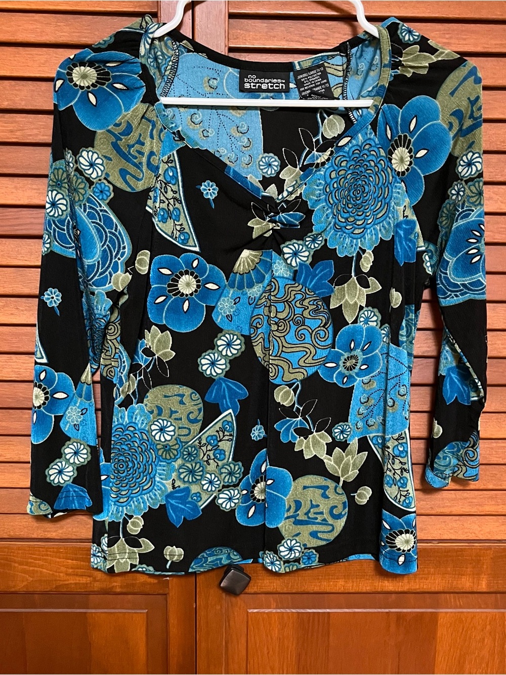 Vintage Juniors No Boundaries Gather top, Large